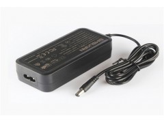 24V2.5A車載電源適配器適用于60W點