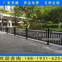 廣州三元里人行道護欄價格 道路兩側(cè)黑色圍欄 花式鋅鋼防護欄