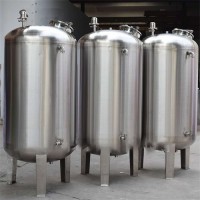 河津鴻謙衛(wèi)生級無菌水箱純凈水源戶外水箱品質(zhì)為先