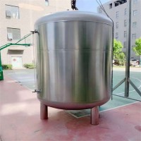 昆明鴻謙無菌水箱立式304不銹鋼水罐無菌儲水罐以質(zhì)取勝