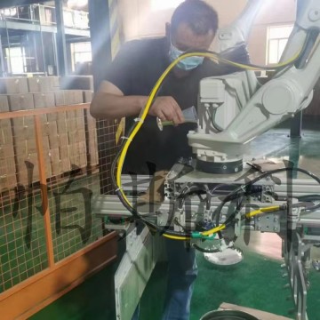 有效的保養對機器人碼垛很重要 百度